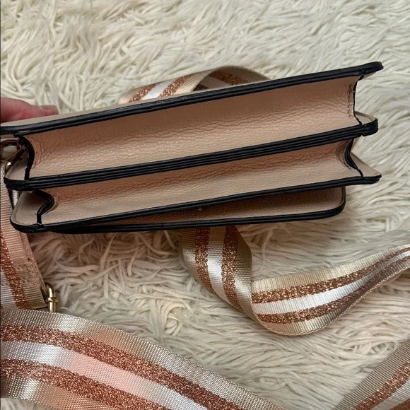 Jen & Co Elegant Beige Crossbody Bag - Picture 6 of 6